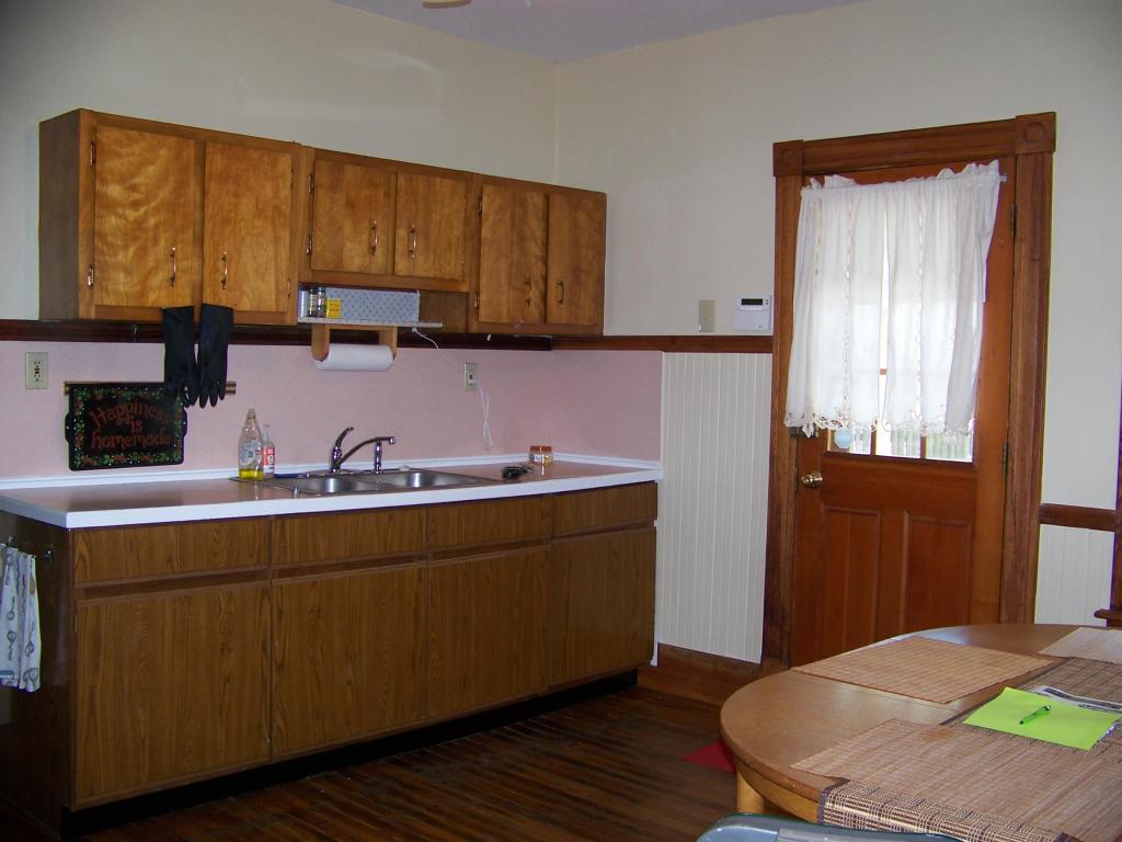 4 Pine Street Rockingham, VT 05101 - Photo 6 of 14