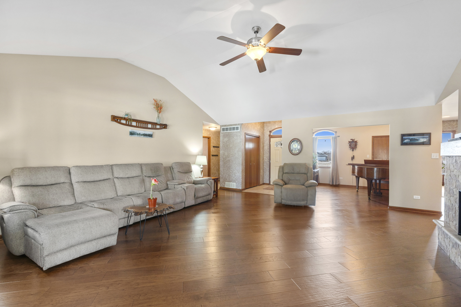 1401 Rolling Pass Beecher, IL 60401 - Photo 8 of 29