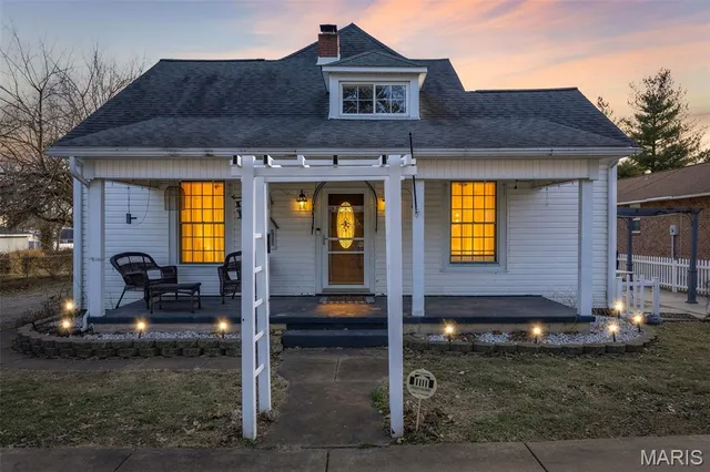 $325,000 | 210 Patterson Street, Farmington, MO 63640