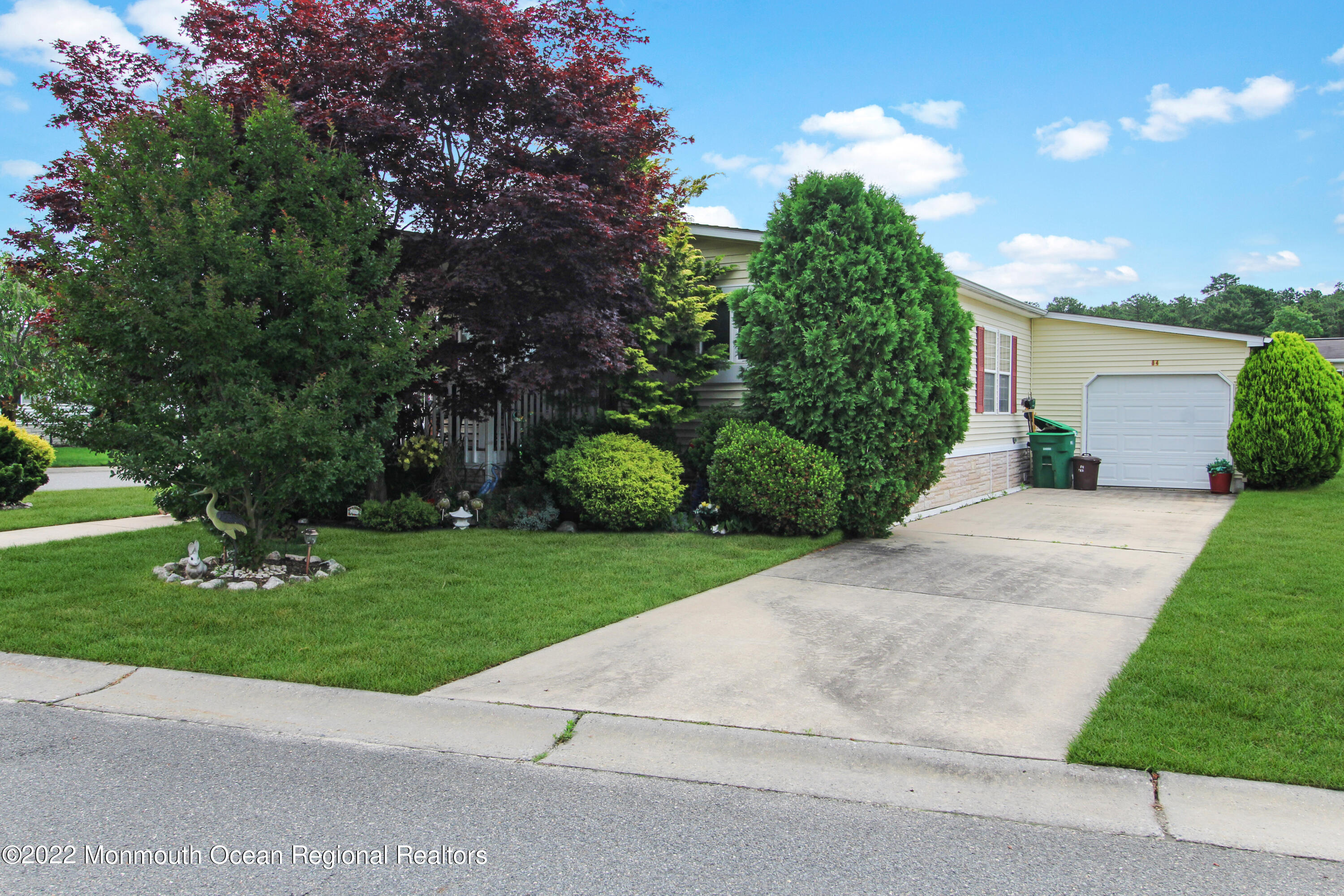 84 Pine Ridge Boulevard Whiting, NJ 08759 - Photo 24 of 27 24 Garage