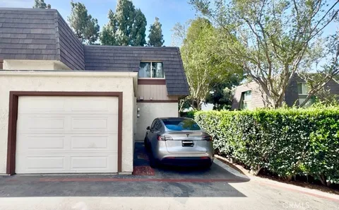 $598,000 | 407 North Park Vista Street, Unit D, Anaheim, CA 92806