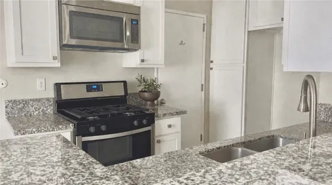 $598,000 | 407 North Park Vista Street, Unit D, Anaheim, CA 92806