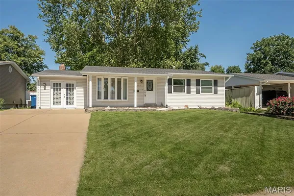 $289,900 | 12030 Bennington Place, Maryland Heights, MO 63043