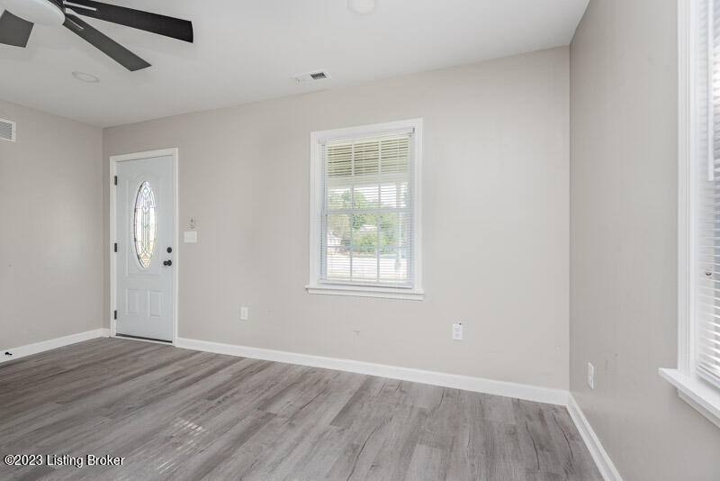 3612 Ralph Avenue Louisville, KY 40211 - Photo 4 of 23 DSC_0491