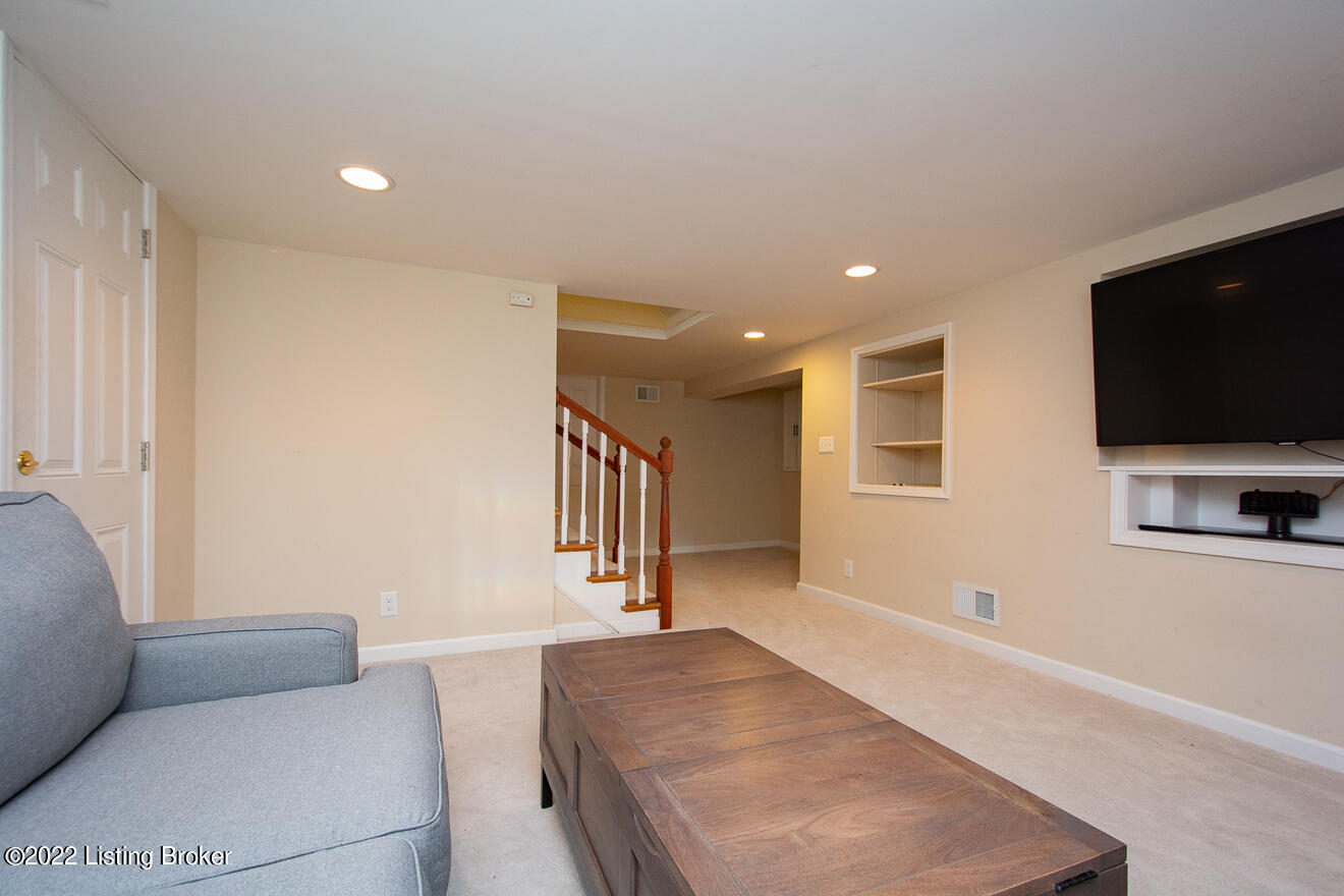 1706 Gresham Road Louisville, KY 40205 - Photo 61 of 75 Gresham-64