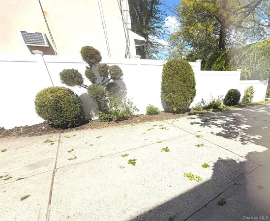 $3,200 | 75 Farnum Boulevard, Franklin Square, NY 11010