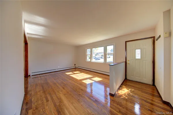 $3,200 | 75 Farnum Boulevard, Franklin Square, NY 11010