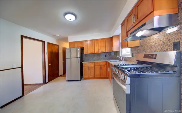 $3,200 | 75 Farnum Boulevard, Franklin Square, NY 11010