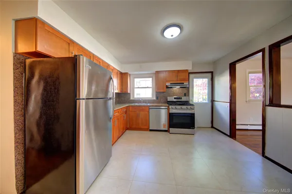 $3,200 | 75 Farnum Boulevard, Franklin Square, NY 11010