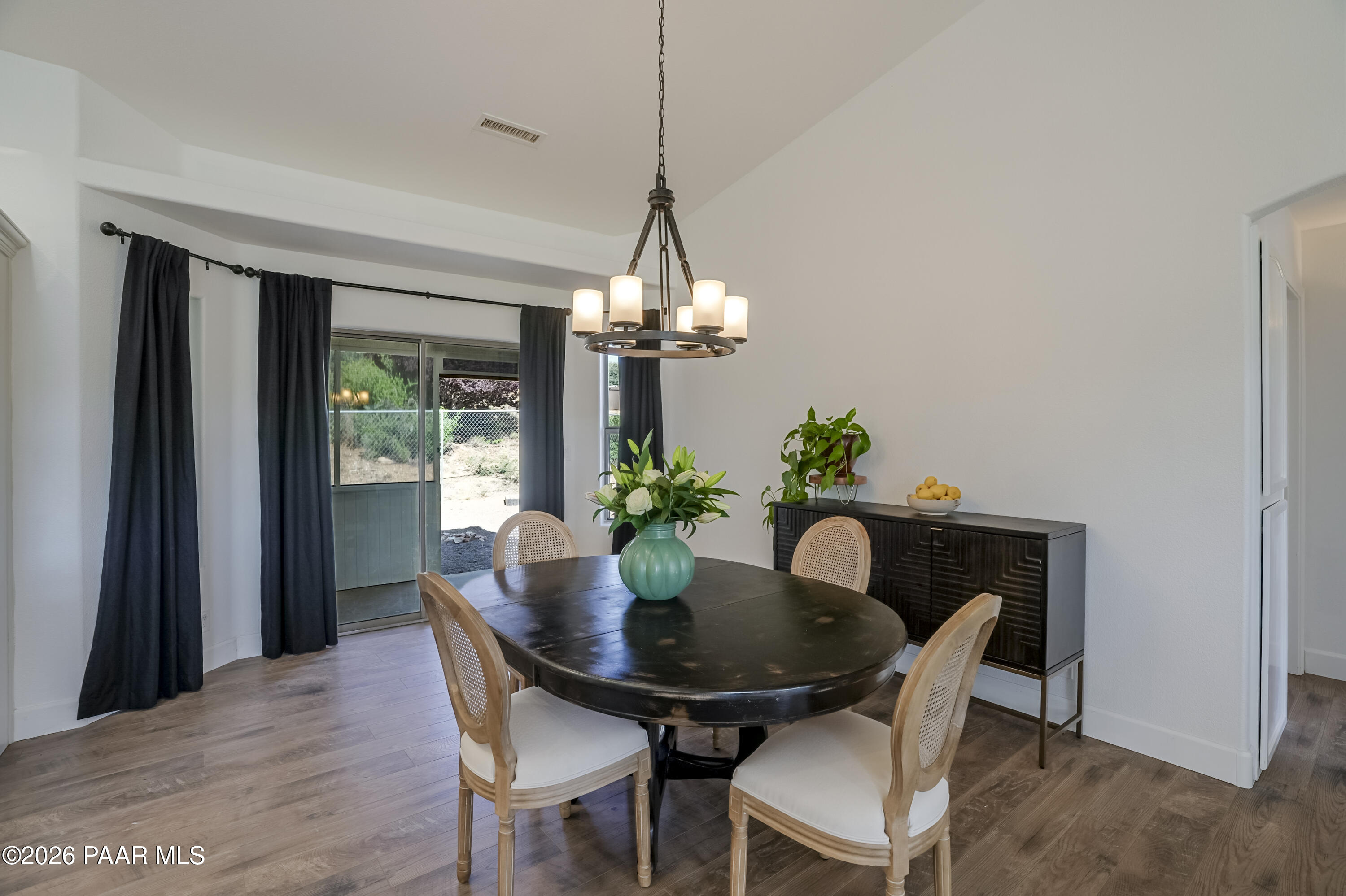 7305 South Rigger Road Mayer, AZ 86333 - Photo 13 of 50 Dining Area 1