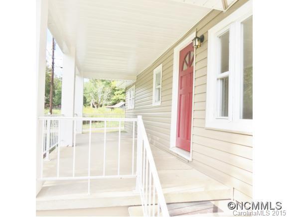 540 Reeves Cove Road Candler, NC 28715 - Photo 2 of 10 Gallery Image 2