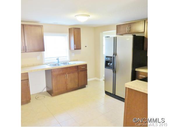 540 Reeves Cove Road Candler, NC 28715 - Photo 6 of 10 Gallery Image 6