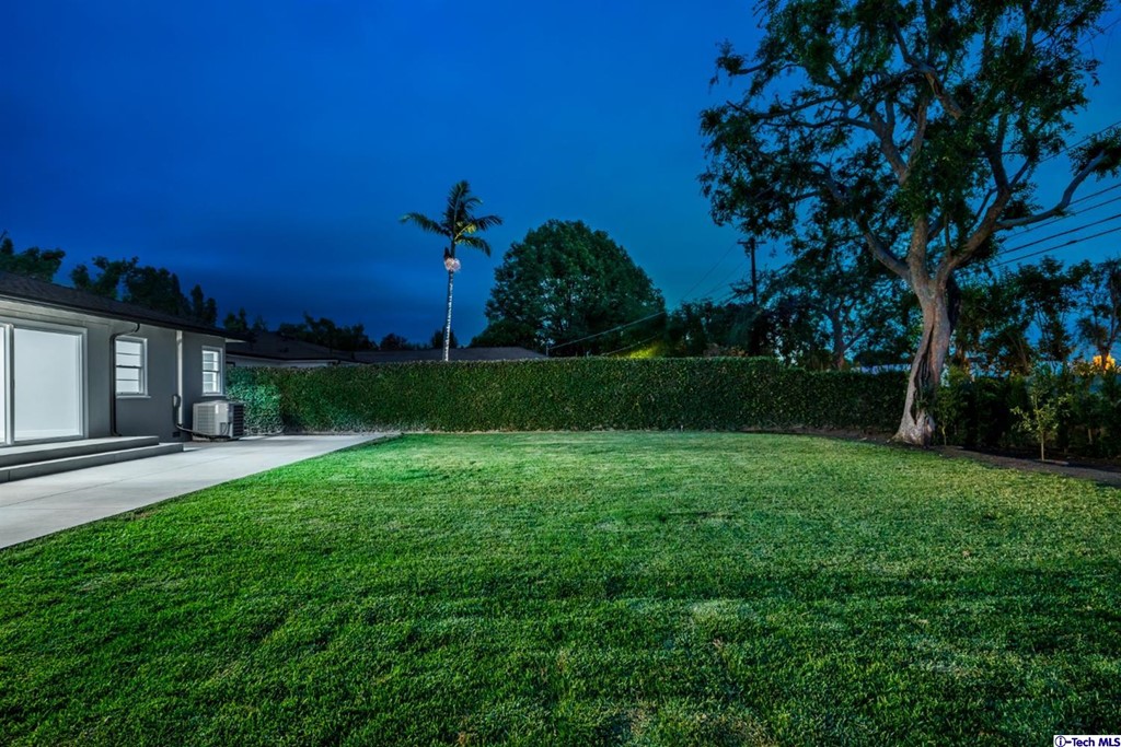 3840 Mayfair Drive Pasadena, CA 91107 - Photo 41 of 43 a view of a backyard