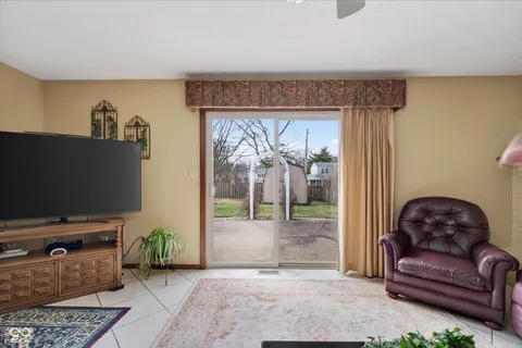 $285,000 | 680 Colonial Way, Greenwood, IN 46142