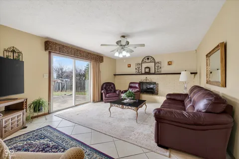 $285,000 | 680 Colonial Way, Greenwood, IN 46142