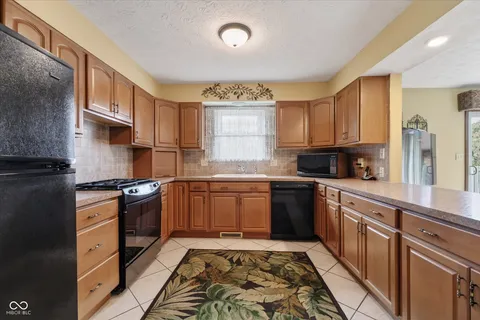 $285,000 | 680 Colonial Way, Greenwood, IN 46142