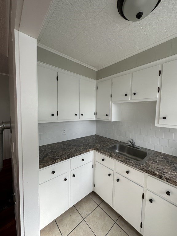 47 Davis Street, Unit 2 Fall River, MA 02720 - Photo 9 of 14