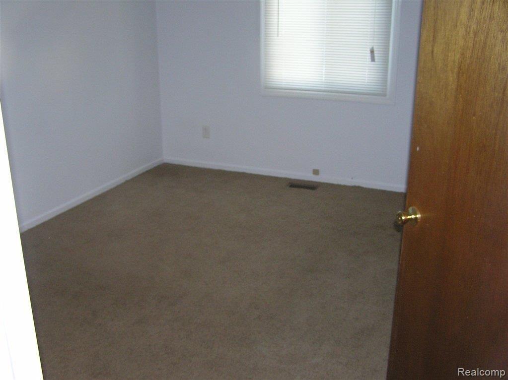 20853 Orchard Lake Road Farmington, MI 48336 - Photo 7 of 15 P1310050.JPG