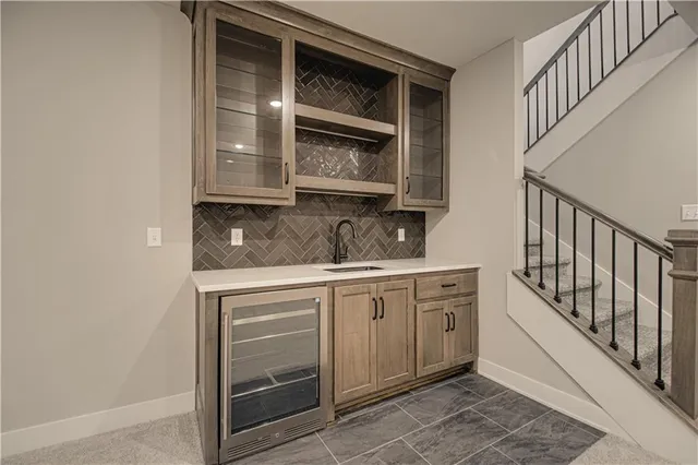 $525,000 | 1512 Southwest Arborpark Terrace, Lee's Summit, MO 64082