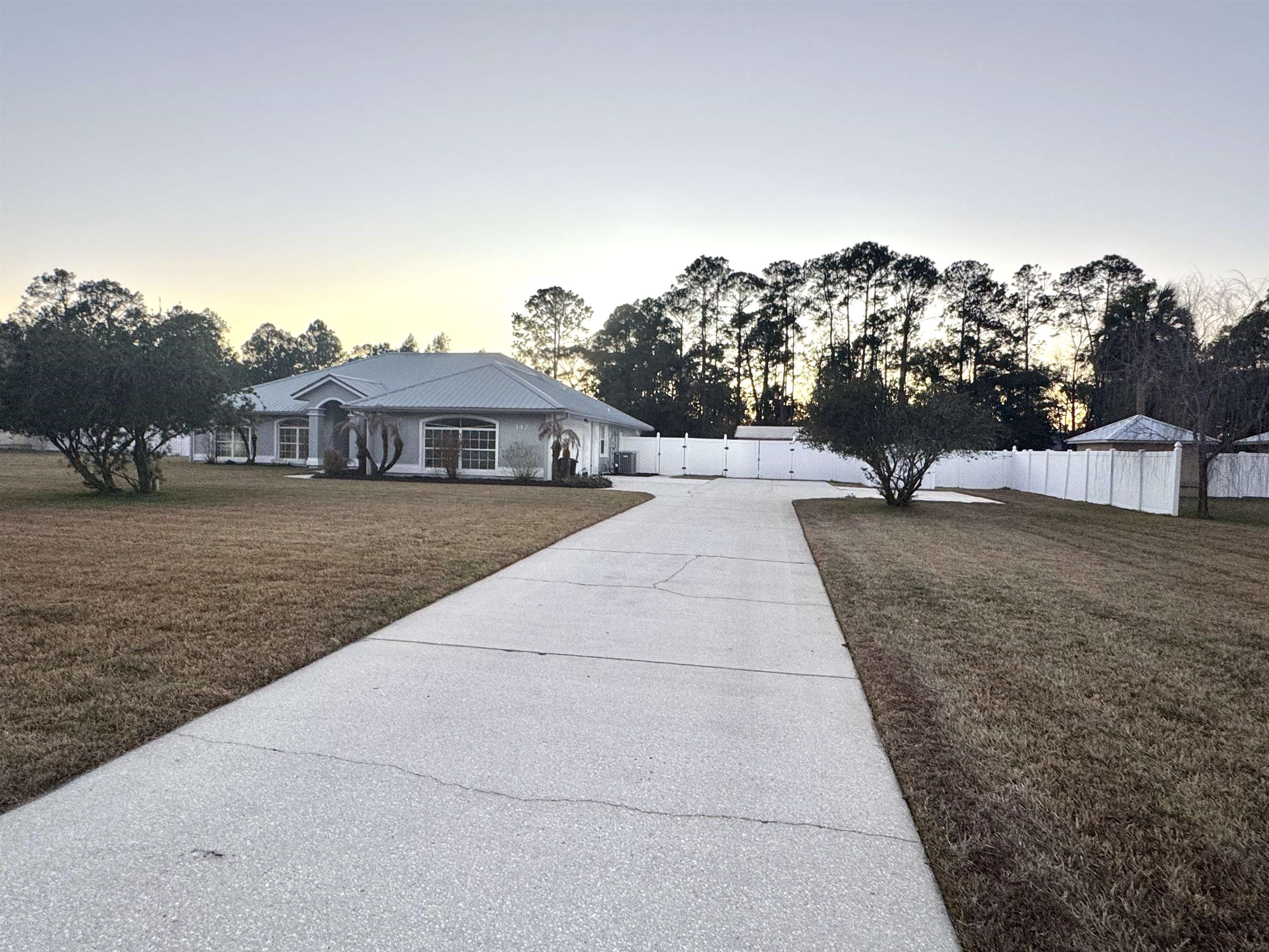 147 Confederate Point Road Palatka, FL 32177 - Photo 5 of 57 Gallery Image 5