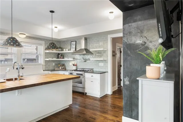 $680,000 | 3640 Pennsylvania Avenue, Kansas City, MO 64111