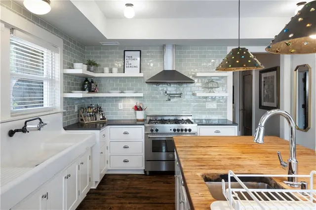 $680,000 | 3640 Pennsylvania Avenue, Kansas City, MO 64111