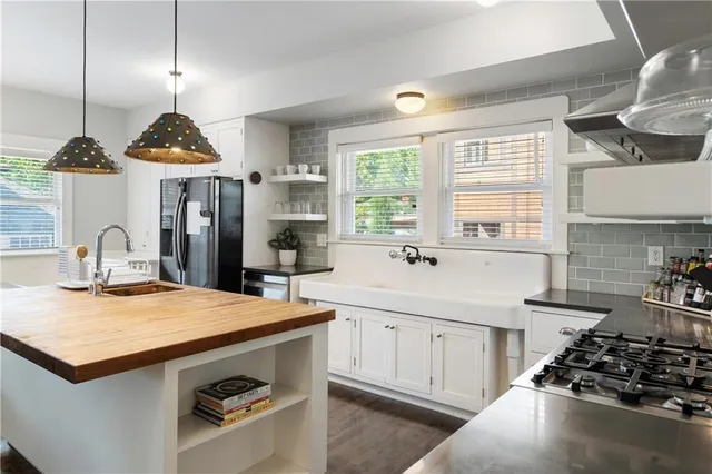 $680,000 | 3640 Pennsylvania Avenue, Kansas City, MO 64111