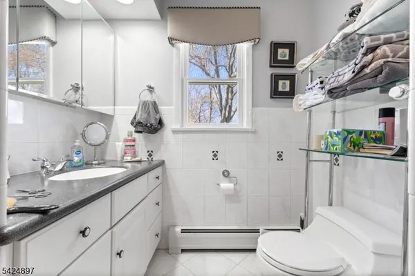 $799,000 | 15 Stuckler Lane, Wayne, NJ 07470