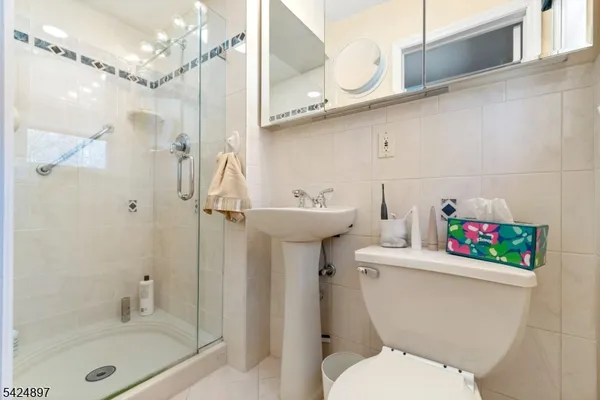 $799,000 | 15 Stuckler Lane, Wayne, NJ 07470