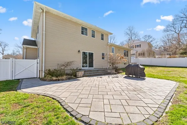 $799,000 | 15 Stuckler Lane, Wayne, NJ 07470