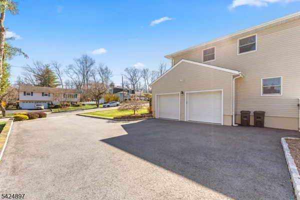 $799,000 | 15 Stuckler Lane, Wayne, NJ 07470