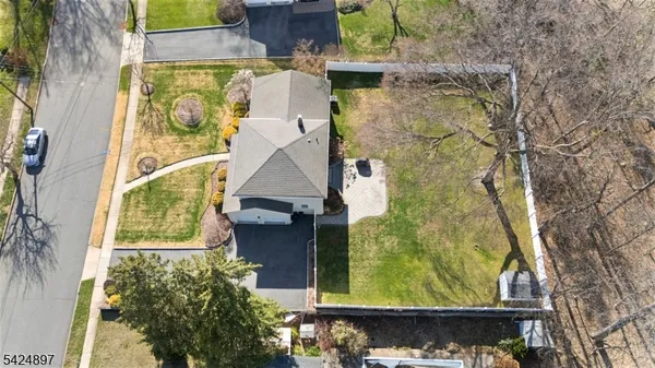 $799,000 | 15 Stuckler Lane, Wayne, NJ 07470