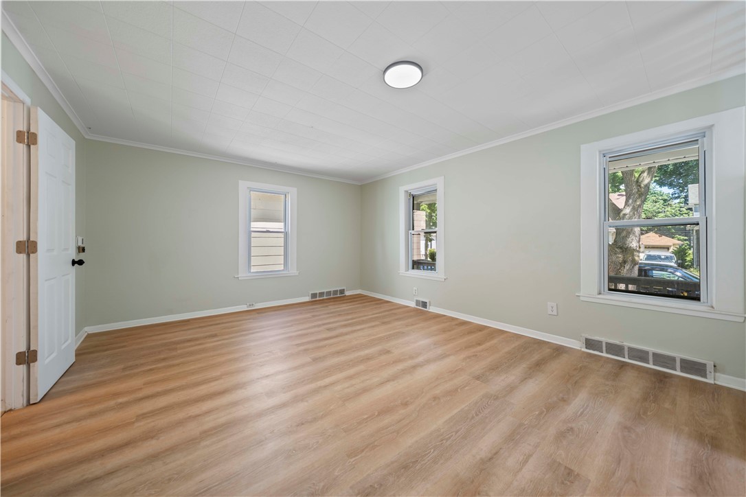 101 Ernst Street Rochester, NY 14621 - Photo 5 of 27 Living Area