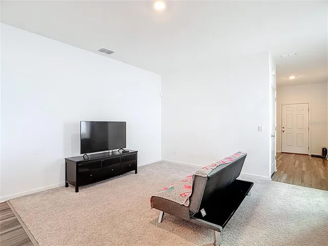 $2,250 | 38345 Honey Suckle Drive, Dade City, FL 33525