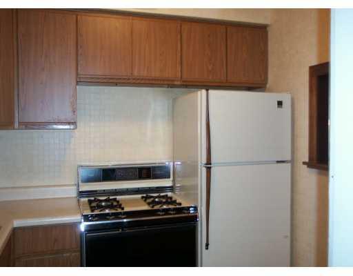 520 Washington Road, Unit 304 Mt. Lebanon, PA 15228 - Photo 2 of 4 Kitchen.