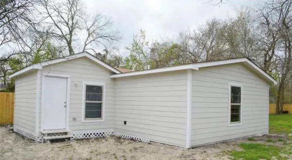 $1,100 | 4201 Kashmere Street, Houston, TX 77026