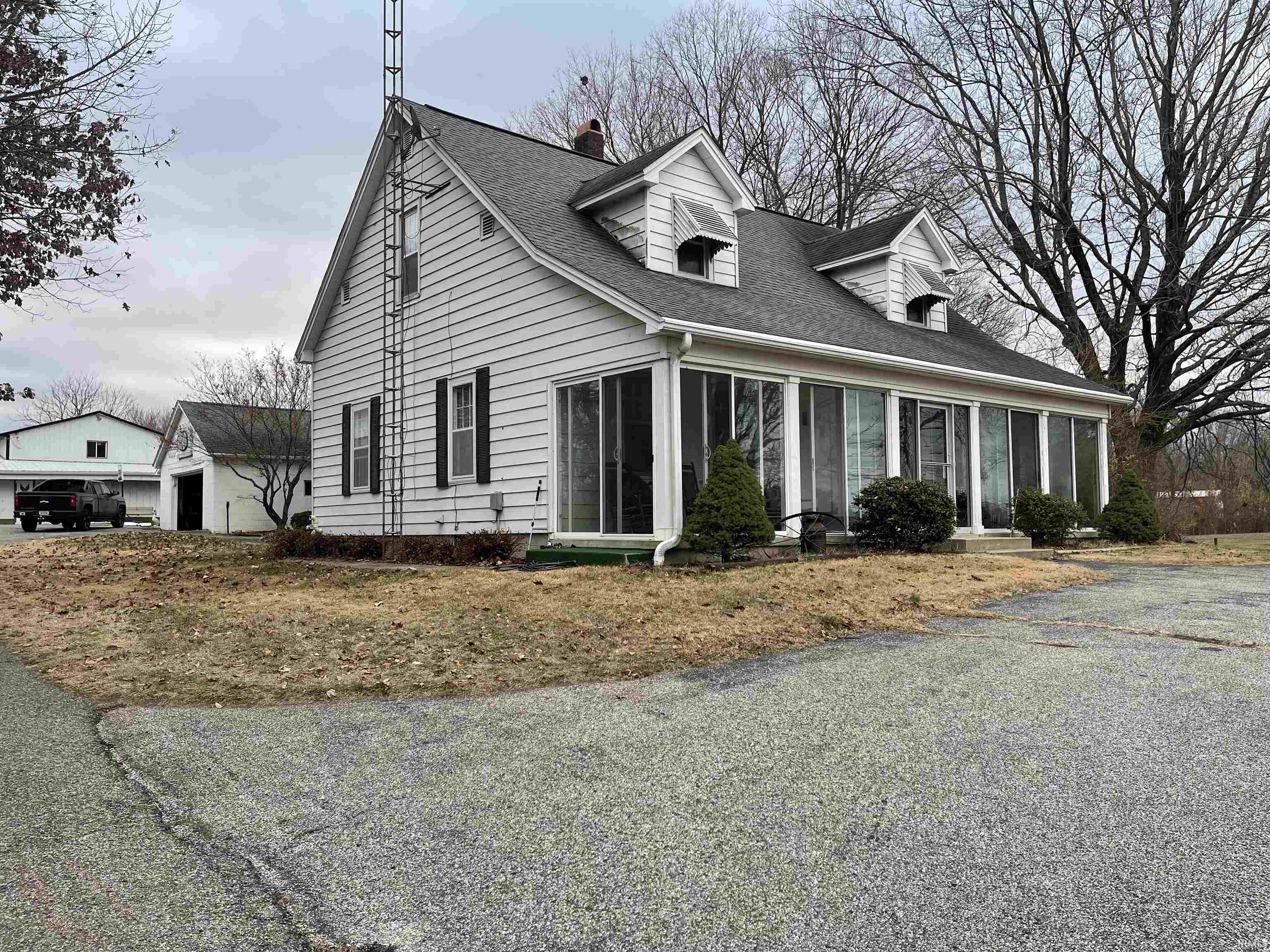 24 Edwardsport Road Washington, IN 47501 - Photo 3 of 27 Gallery Image 3