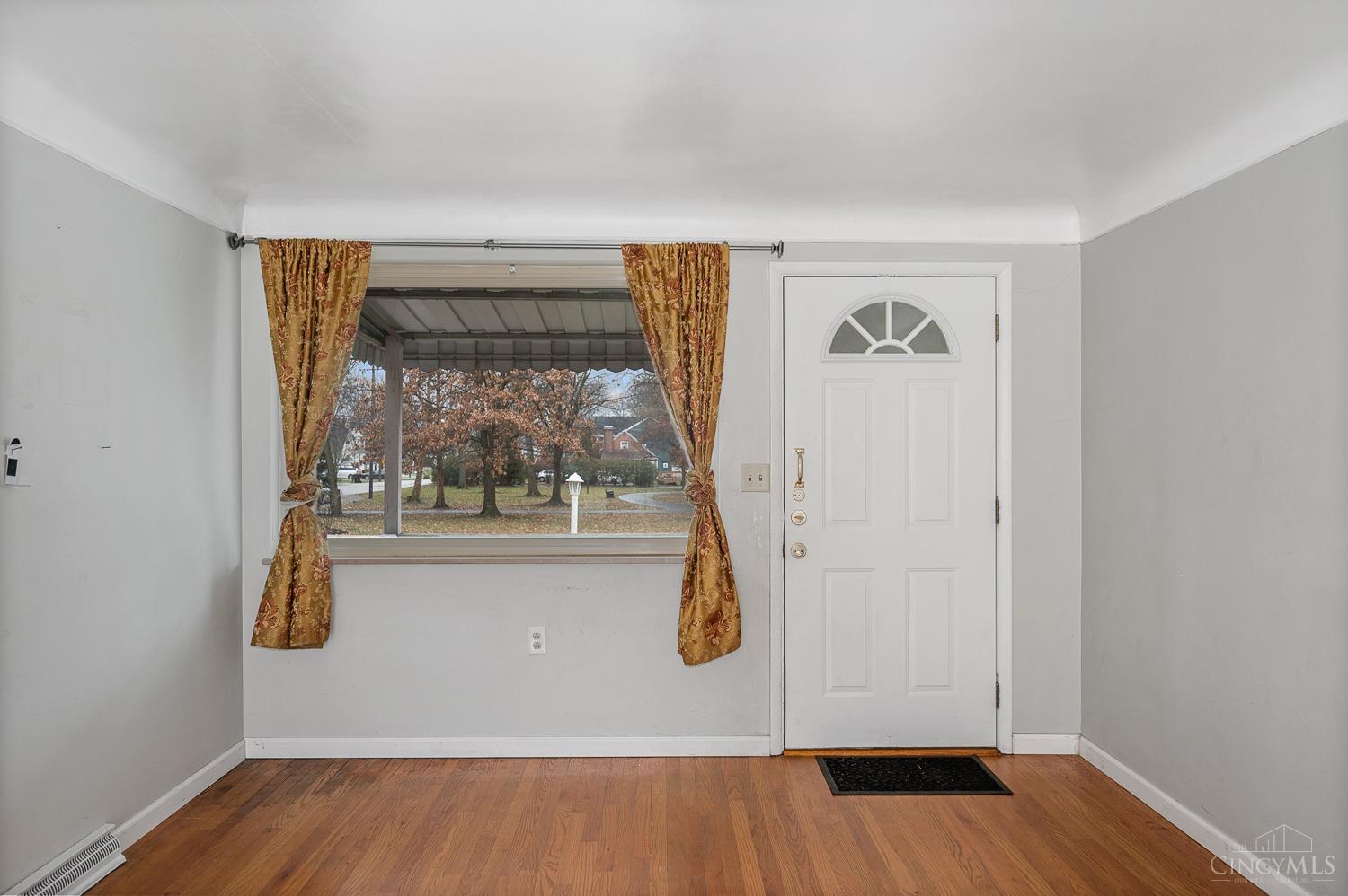 4572 Hunt Road Blue Ash, OH 45242 - Photo 5 of 35