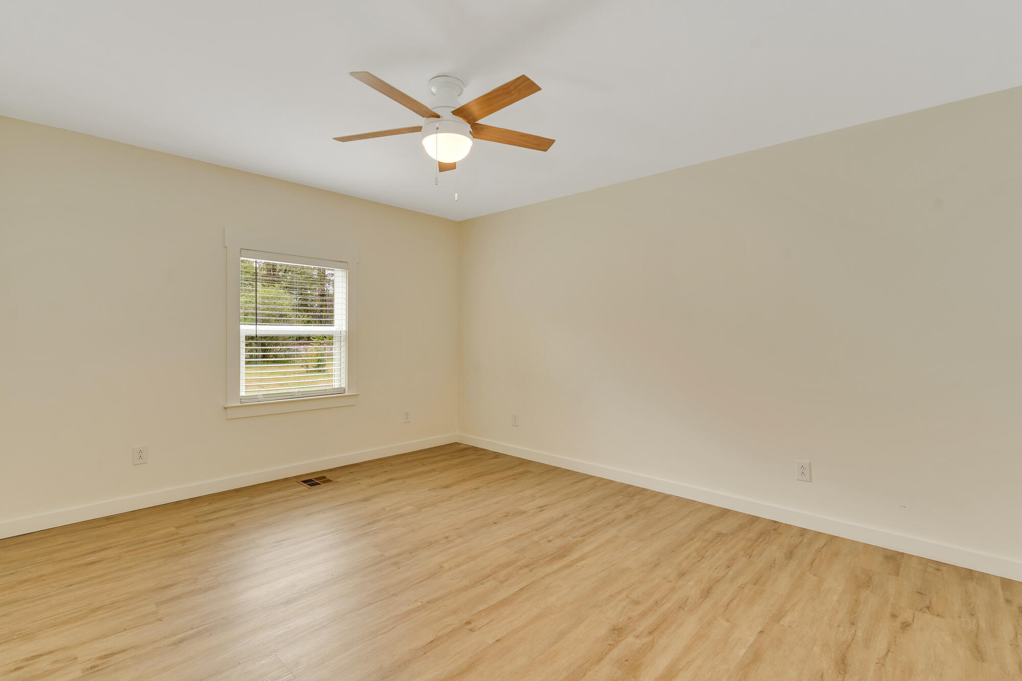 406 East 16th Street Chickamauga, GA 30707 - Photo 26 of 29 406-E-16th-MLS-Photos-26