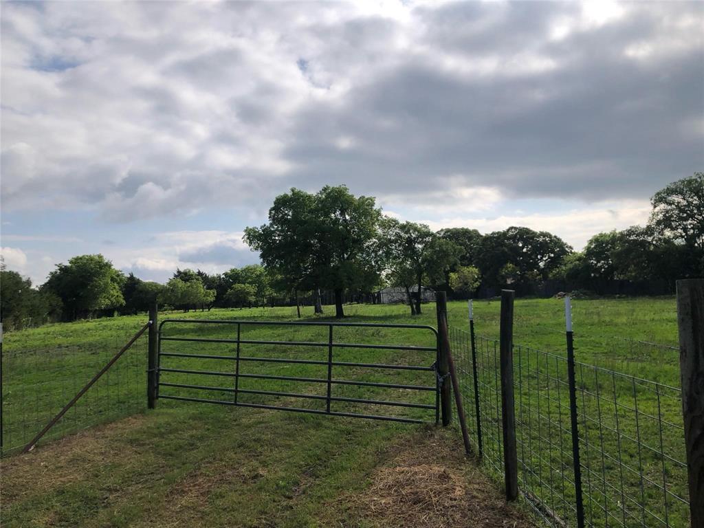 15411 Seagoville Road Dallas, TX 75253 - Photo 5 of 10 a view of a green filed