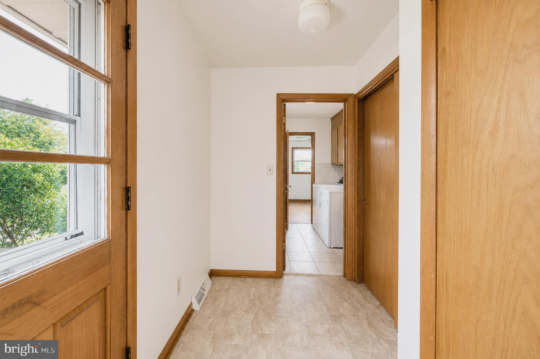 157 Canhouse Road Elmer, NJ 08318 - Photo 25 of 79 Back Hall/Mud Room area