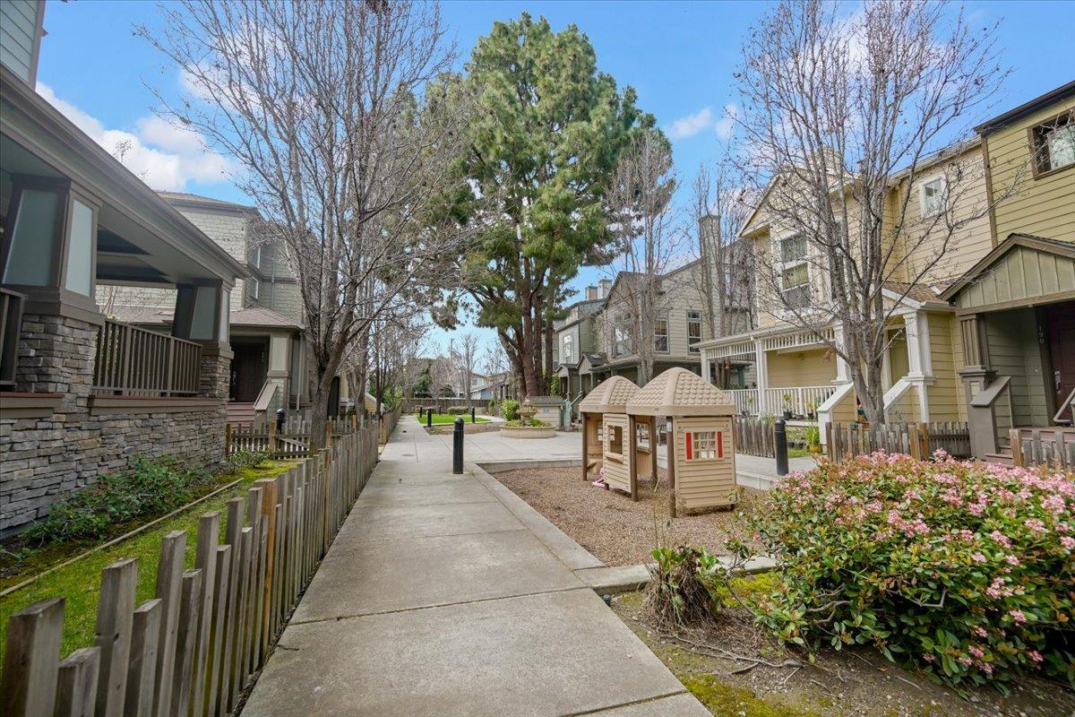 180 Wiley Terrace Mountain View, CA 94043 - Photo 33 of 36