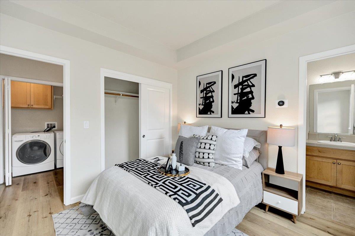 180 Wiley Terrace Mountain View, CA 94043 - Photo 4 of 36