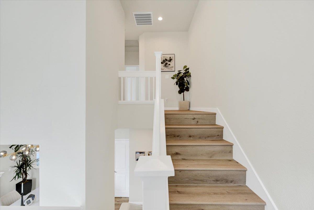 180 Wiley Terrace Mountain View, CA 94043 - Photo 7 of 36