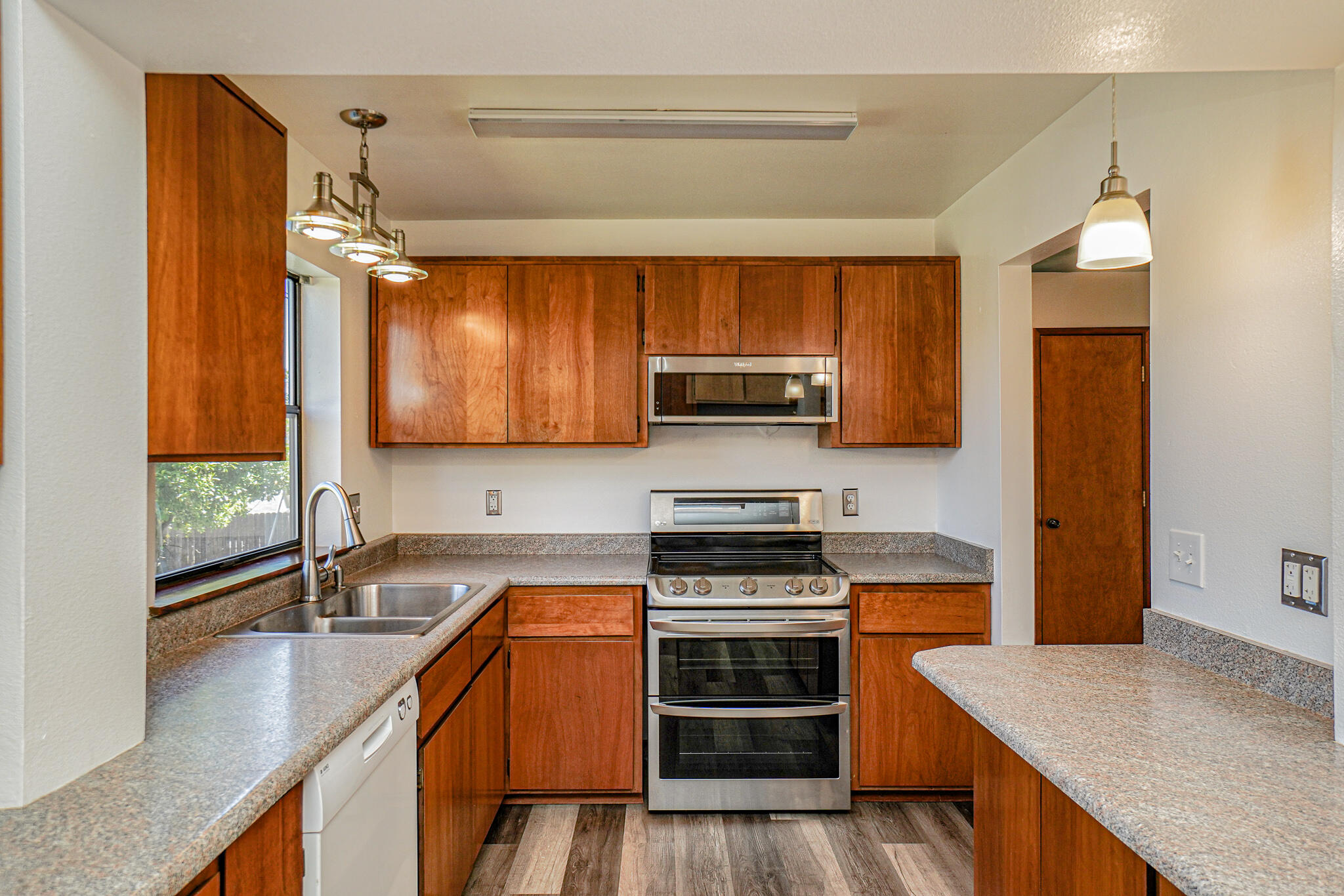 67 Woolen Way Ashland, OR 97520 - Photo 32 of 83 DSC01857