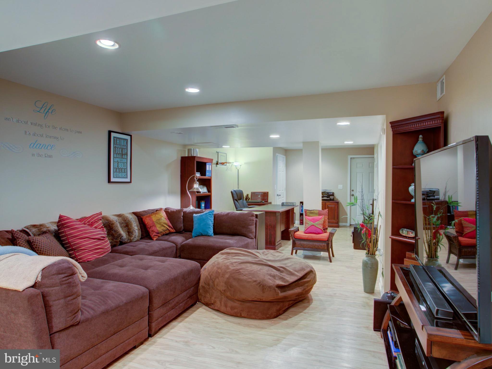 717 Palmer Circle Lititz, PA 17543 - Photo 24 of 57 Gallery Image 24