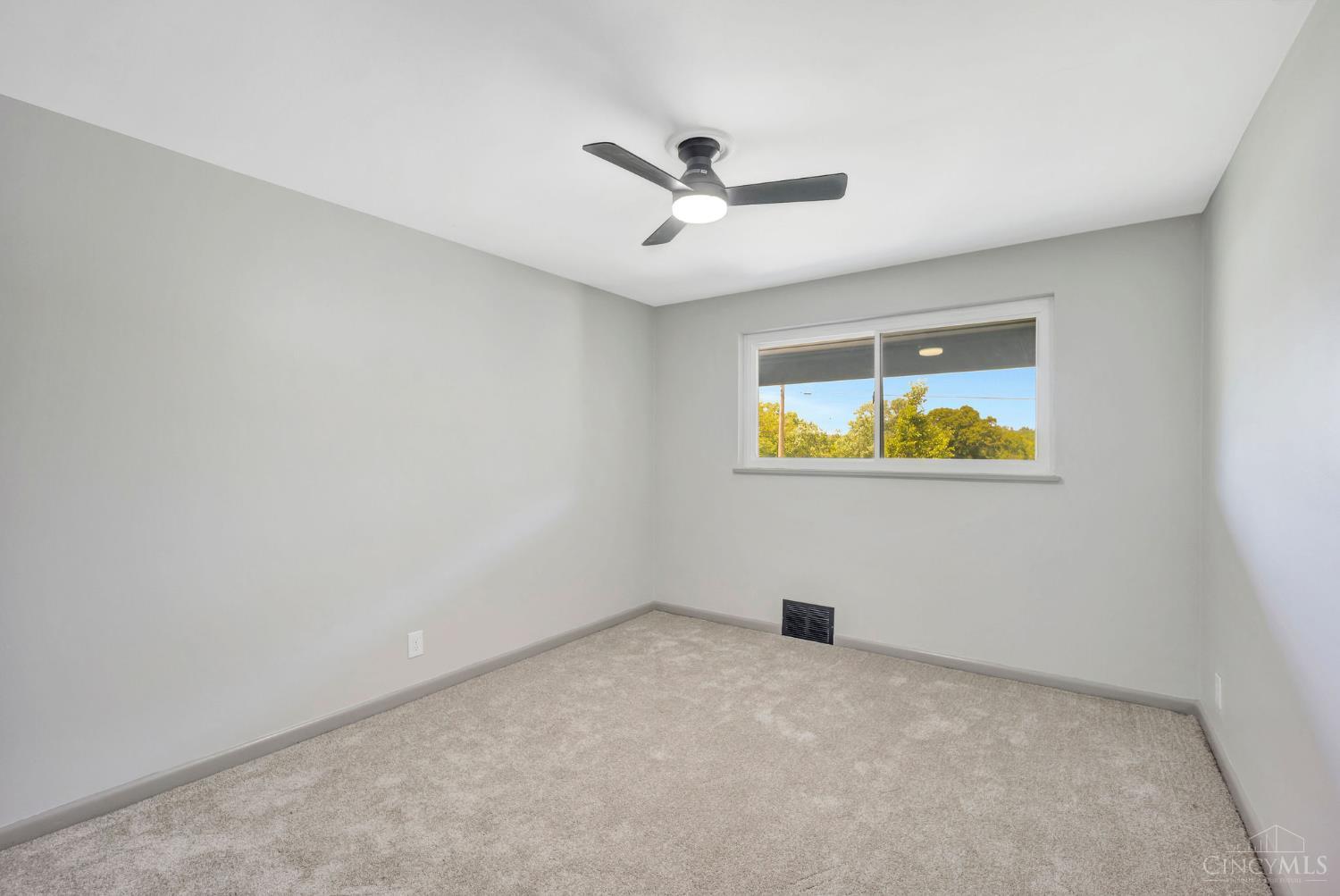 745 Columbia Road Hamilton, OH 45013 - Photo 27 of 46