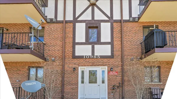 $269,900 | 10985 South 84th Avenue, Unit 3B, Palos Hills, IL 60465