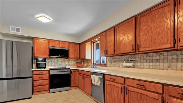 $269,900 | 10985 South 84th Avenue, Unit 3B, Palos Hills, IL 60465