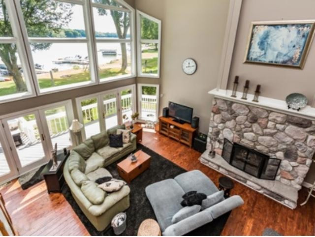 11333 Elizabeth Drive Three Rivers, MI 49093 - Photo 3 of 7 Living Room 1